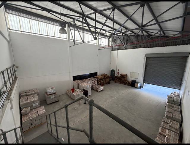 325M² WAREHOUSE TO LET IN AIRPORT INDUSTRIA